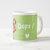 Cute Bear “Oops!” Green Jumbo Mug – Kawaii Bear Grote Koffiekop (Voorkant rechts)