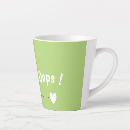 Cute Bear “Oops!” Green Latte Mug – Kawaii Bear  Latte Mok (Rechts)