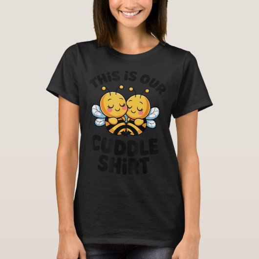 Cute Bee Couple Cuddle Funny Romantic  T-shirt (Voorkant)
