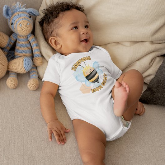 Cute Bee, houdt mam bezig met Baby Bodysuit. Romper