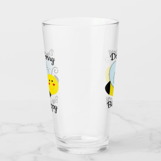 Cute bee maakt zich geen zorgen over haar glas (Rechts)