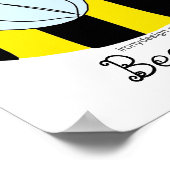 Cute bee maakt zich geen zorgen over haar poster (Hoek)