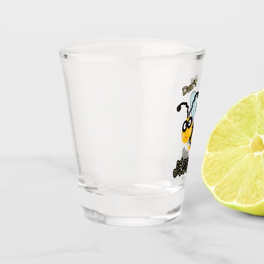 Cute bee shot glas (Links)