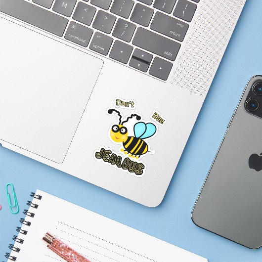 Cute bee sticker (Laptop met iPhone)