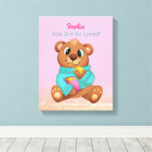 Cute Beer Eet Honing, Kindernaam/Boodschap, Roze Canvas Afdruk (Insitu (Houten vloer))