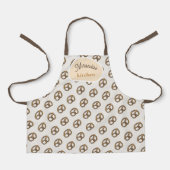 Cute Beige Met de Hand Getekend Pretzel Patroon Schort (Voorkant)