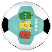 Cute bell pepper capsicum trio zingende cartoon voetbal (Gedraaid)