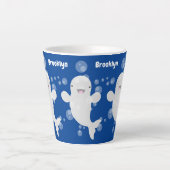 Cute beloega walvis bubbels cartoon illustratie latte mok (Voorkant)