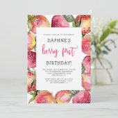 Cute Berry First Birthday Strawberry Party Kaart (Staand voorkant)