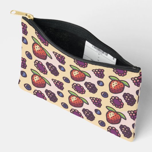 Cute Berry Pattern Etui (Open)