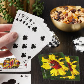 Cute Bij Rust Op Helder Gele Wilde Bloem Pokerkaarten (Insitu)