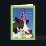 Cute Birthday for Son with Funny Koe Card Kaart<br><div class="desc">Cute en grappige verjaardagspapieren wenskaart voor een zoon. Een koe die een pet draagt en een doofdiel eet,  staat op de cover. Kunst,  afbeelding en vers copyright © Shoaff Ballanger Studios,  2022.</div>