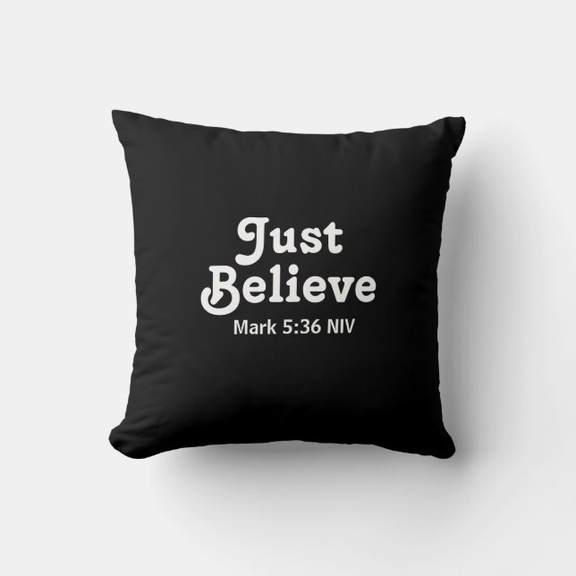 Cute Black and White Believe in Miracles Initial Kussen (Voorkant)