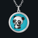 Cute black and white happy panda beer zilver vergulden ketting<br><div class="desc">Een schattige en schattige illustratie van een zwart-wit panda-beer dat op zijn kop zit en er gelukkig,  vriendelijk en liefdevol uitziet. De blauwe achtergrond van Turquoise.</div>
