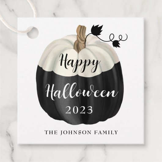 Cute Black and White Pumpkin Happy Halloween 2022 Bedankjes Labels (Voorkant)