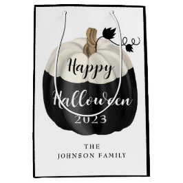 Cute Black and White Pumpkin Happy Halloween 2022 Medium Cadeauzakje