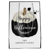 Cute Black and White Pumpkin Happy Halloween 2022 Medium Cadeauzakje (Achterkant)