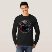 Cute Black Cat Hiding in Spring Flowers Aesthetic  T-shirt (Voorkant volledig)