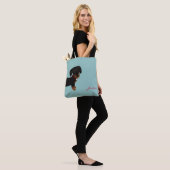 Cute Black Dachshund voor- en achterontwerp Tote Bag (Op model)