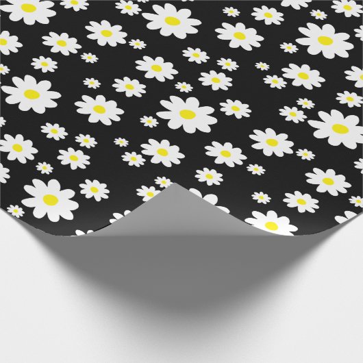 Cute Black Daisy Pattern Wrapping Paper Cadeaupapier (Hoek)
