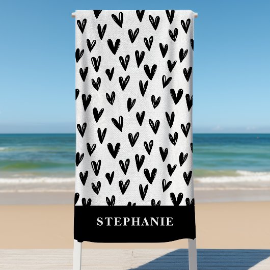 Cute Black en White Doodle Hearts gepersonaliseerd Strandlaken