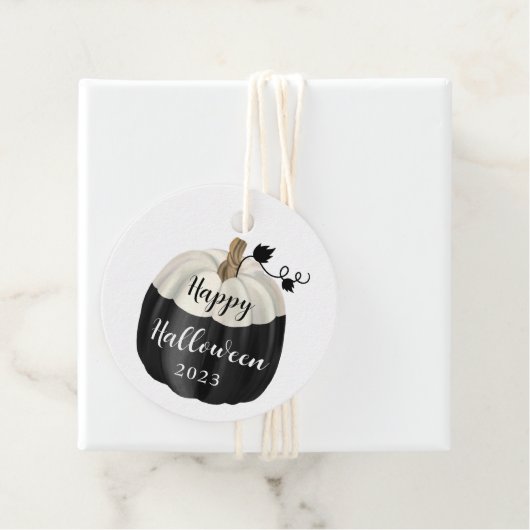 Cute Black en White Pumpkin Happy Halloween Bedankjes Labels (In situ)