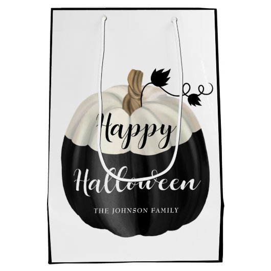 Cute Black en White Pumpkin Happy Halloween Medium Cadeauzakje (Achterkant)