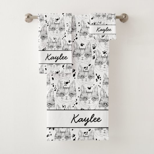 Cute Black en White Serene Cat Face Pattern Bad Handdoek (Insitu)