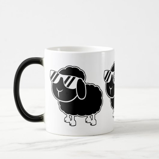 Cute Black Sheep Cartoon Magische Mok (Links)