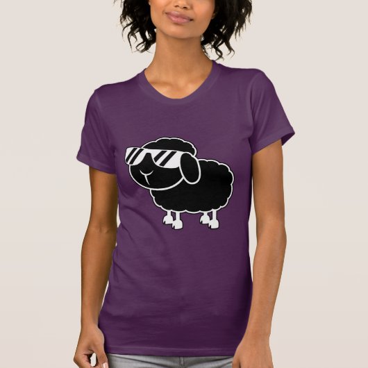 Cute Black Sheep Cartoon T-shirt (Voorkant)