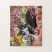 Cute Black-White Cat Resting onder een Maple Tree  Legpuzzel (Verticaal)