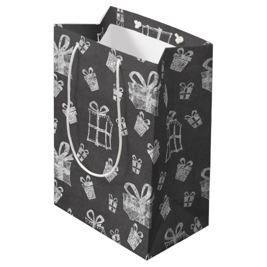 Cute Black & White Kerstmis Present Chalkboard Medium Cadeauzakje (Achterkant Gekanteld)