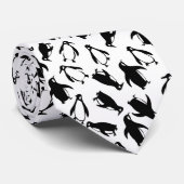 Cute black white penguin pattern white background stropdas (Opgerold)