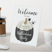 Cute Black & White Pumpkin Halloween Party Welcome Reclamebord Met Voetstuk (Insitu)
