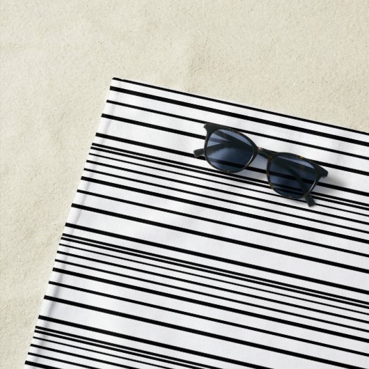 Cute black white stripes strandlaken (In situ)