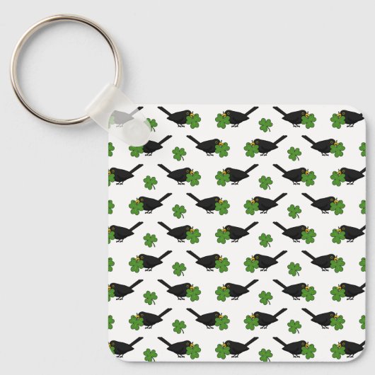 Cute Blackbird met Shamrock Clover Cartoon Sleutelhanger (Voorkant)