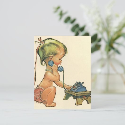 Cute Blond Girl die het woord voert over Speelgoed Kaart (Staand voorkant)