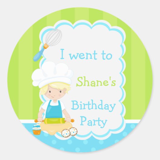 Cute Blonde Boy Baking Birthday Party Ronde Sticker (Voorkant)