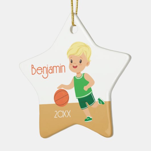Cute Blonde Boy Basketball Persoonlijke Kerstmis Keramisch Ornament (Links)