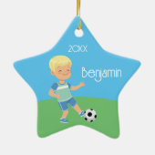 Cute Blonde Boy Soccer Persoonlijke Kerstmis Keramisch Ornament (Achterkant)