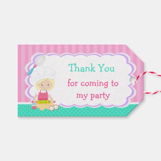 Cute Blonde Girl Baking Birthday Party Cadeaulabel (Voorkant (Horizontaal))