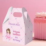 Cute Blonde Princess Girl Pink Kids Birthday Party Bedankdoosjes<br><div class="desc">Deze schattige roze prinses verjaardagsfeestje is voorzien van een  blonde kleine meid met een mooie roze kogeljurk. Geef dit leuke kindercadeau een persoonlijk tintje met de naam en leeftijd van je kind in een mooi paars tussen het leuke hartpatroon.</div>