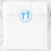 Cute Blue Baby Footprint is een Baby shower Ronde Sticker (Tas)