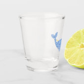 Cute Blue Baby Narwhal Shot Glas (Links)
