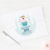 Cute Blue Cupcake met Kawaii Face Birthday Bedankt Ronde Sticker (Envelop)