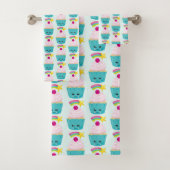Cute Blue Cupcake met Kawaii Face Pattern Bad Handdoek (Insitu)