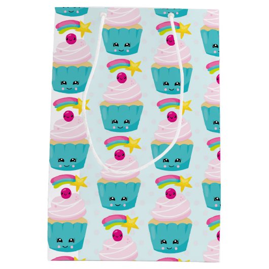 Cute Blue Cupcake met Kawaii Face Pattern Medium Cadeauzakje (Achterkant)