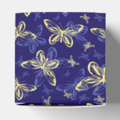 Cute Blue en Yellow Butterfly Illustrated Pattern Bedankdoosjes (Bovenkant)