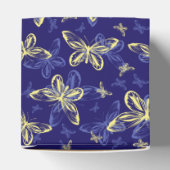 Cute Blue en Yellow Butterfly Illustrated Pattern Bedankdoosjes (Bovenkant)