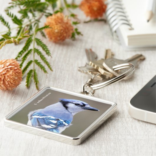 Cute Blue Jay Songbird on Treestump Sleutelhanger (Zijkant)